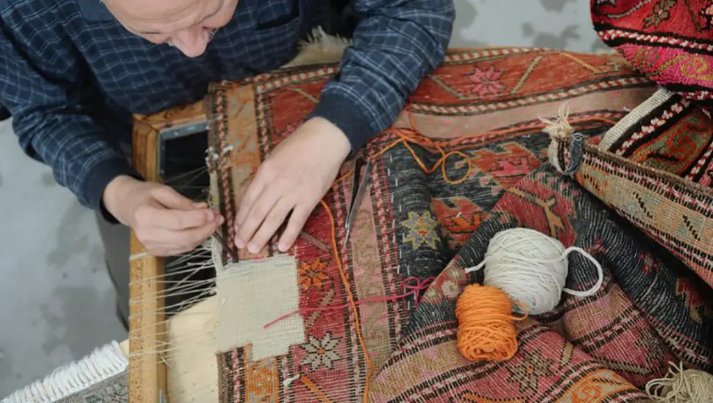 خدمات رفوگری و تعمیرات فرش